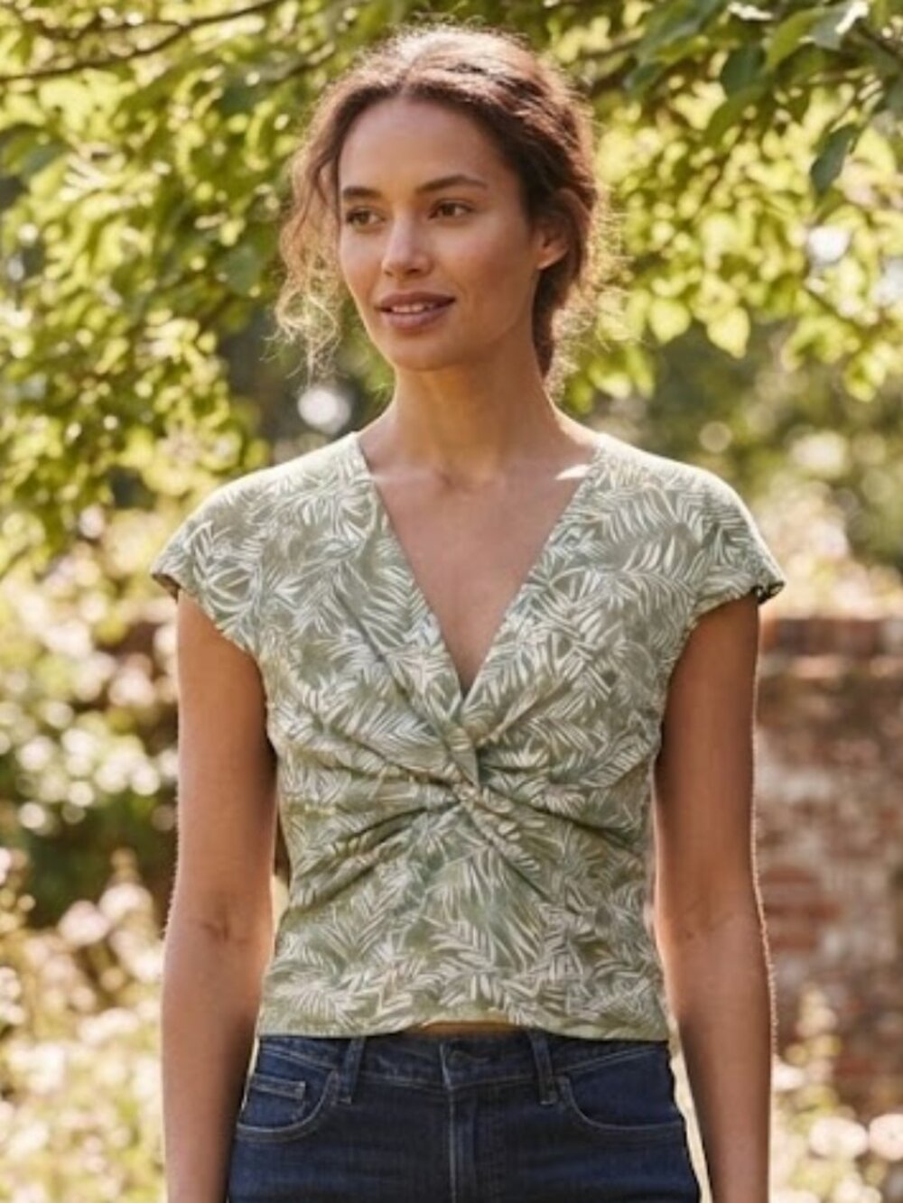 Midnight Sky Sz Large Crop Top Smocked Back Flutter Sleeve Tropical Green Floral